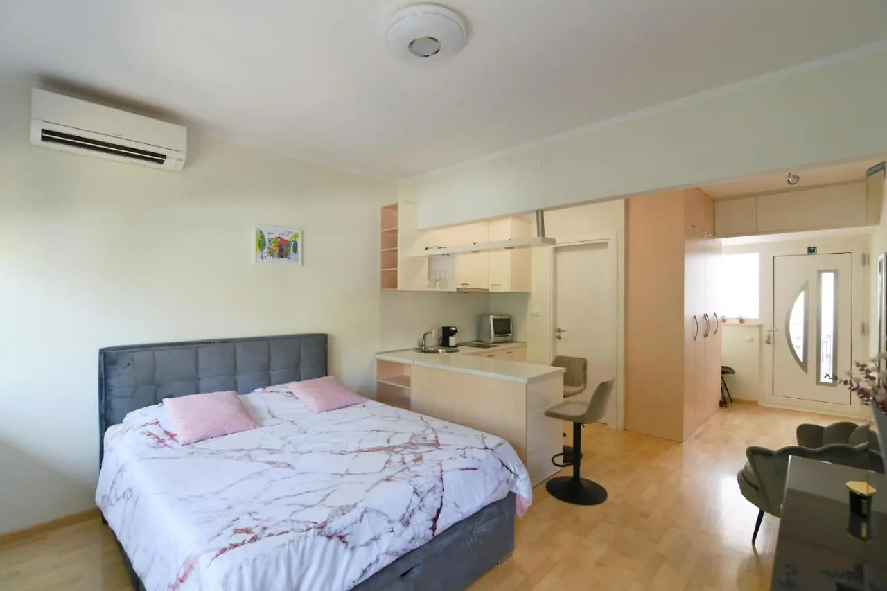Little City Star Apartment Rijeka 0*,  Croatia