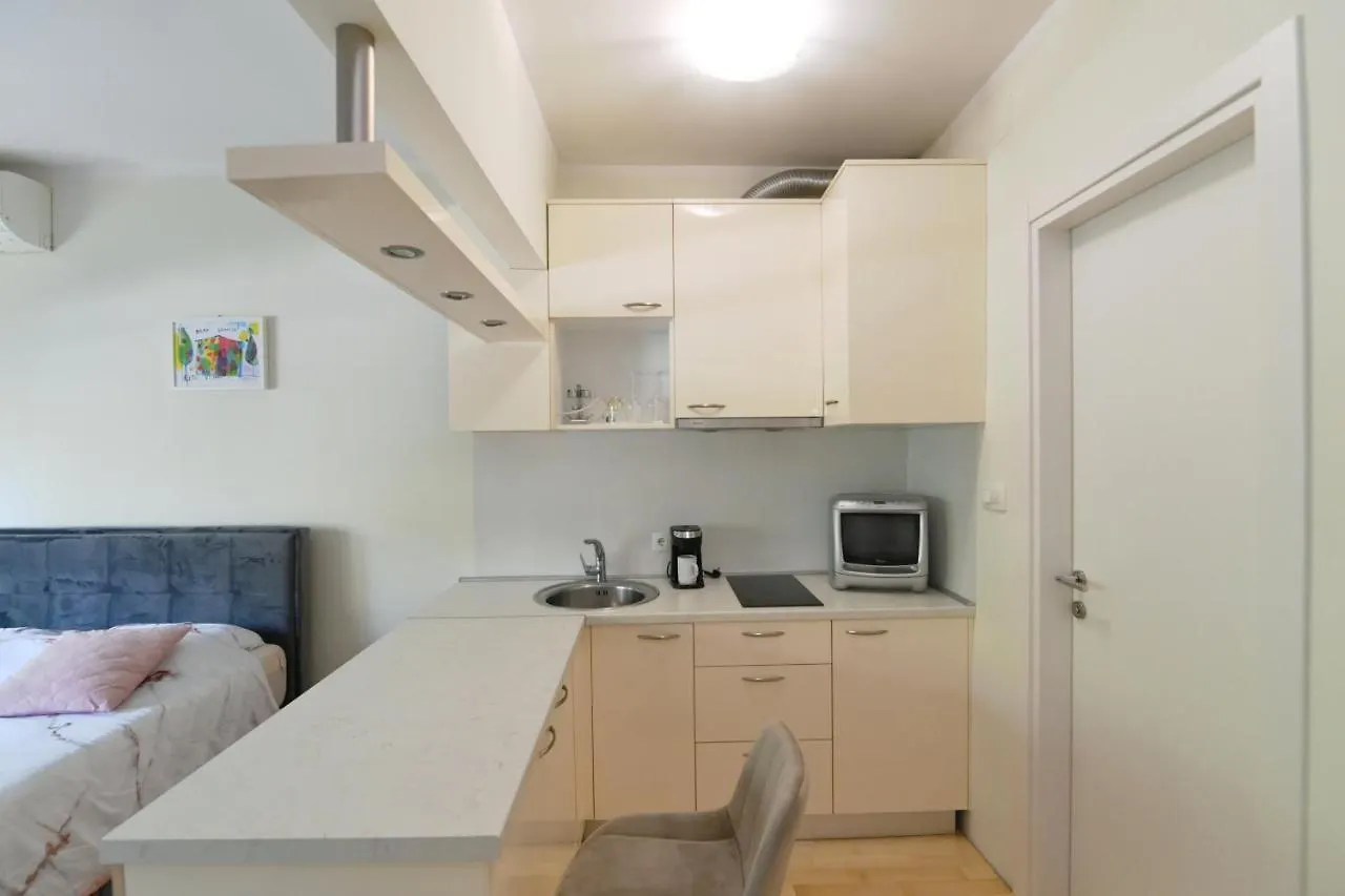 Little City Star Apartment Rijeka